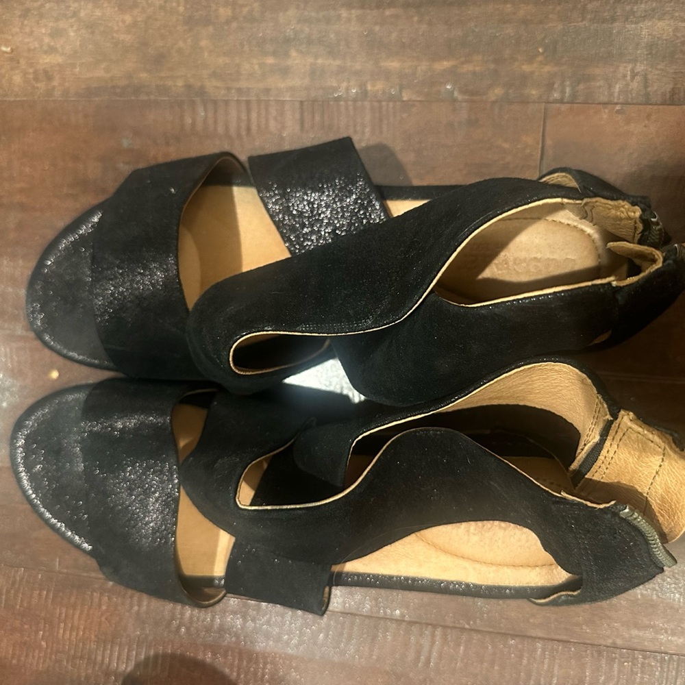 Bussola Black Platform Sandals